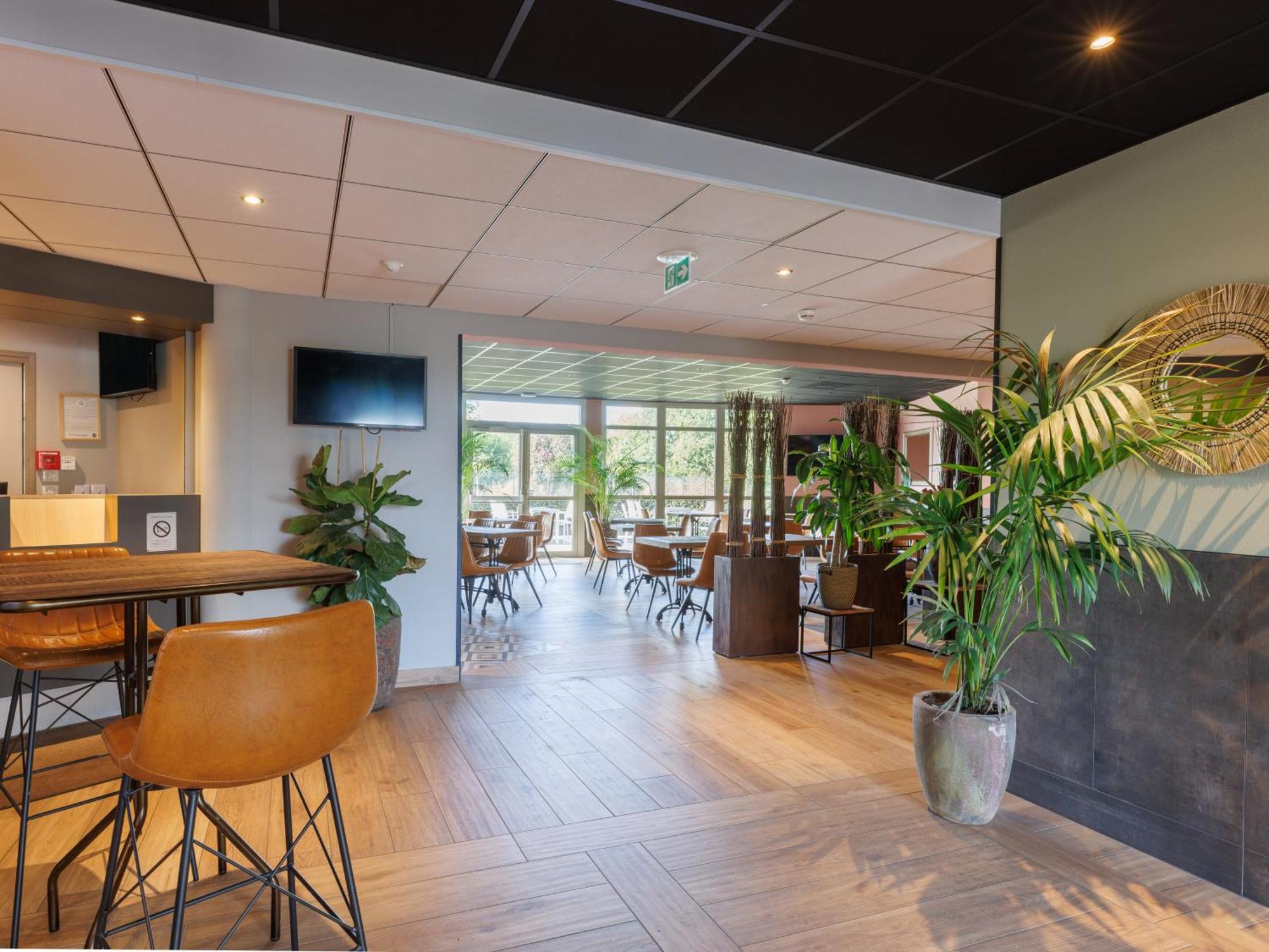 B&B Hotel Clermont-Ferrand Nord Riom Εξωτερικό φωτογραφία