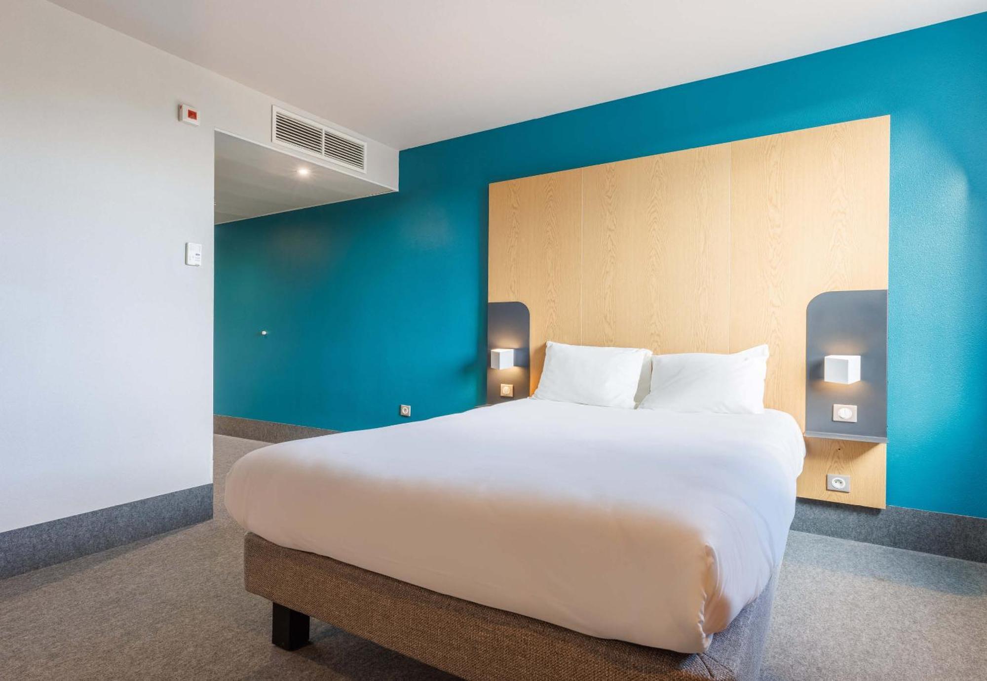 B&B Hotel Clermont-Ferrand Nord Riom Εξωτερικό φωτογραφία