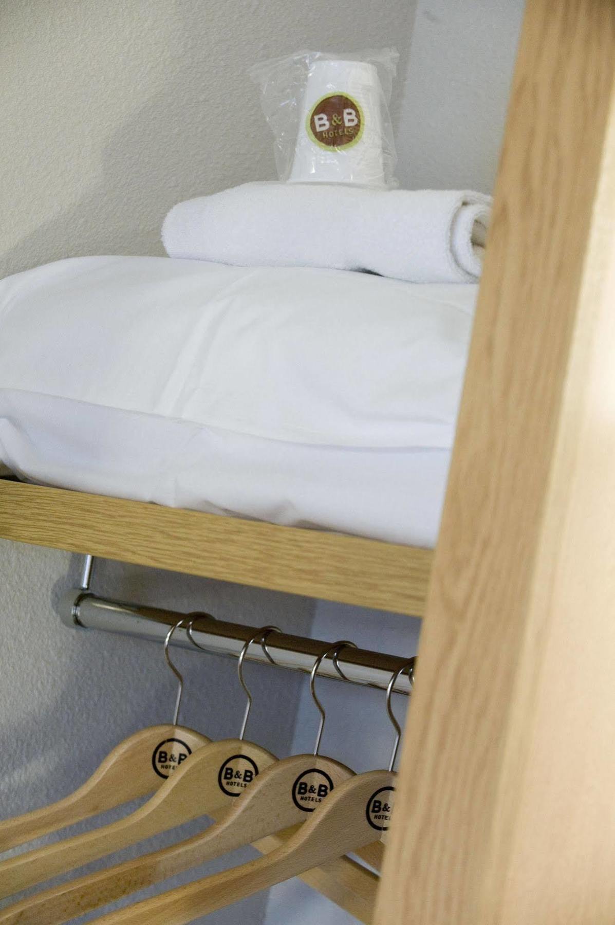 B&B Hotel Clermont-Ferrand Nord Riom Εξωτερικό φωτογραφία