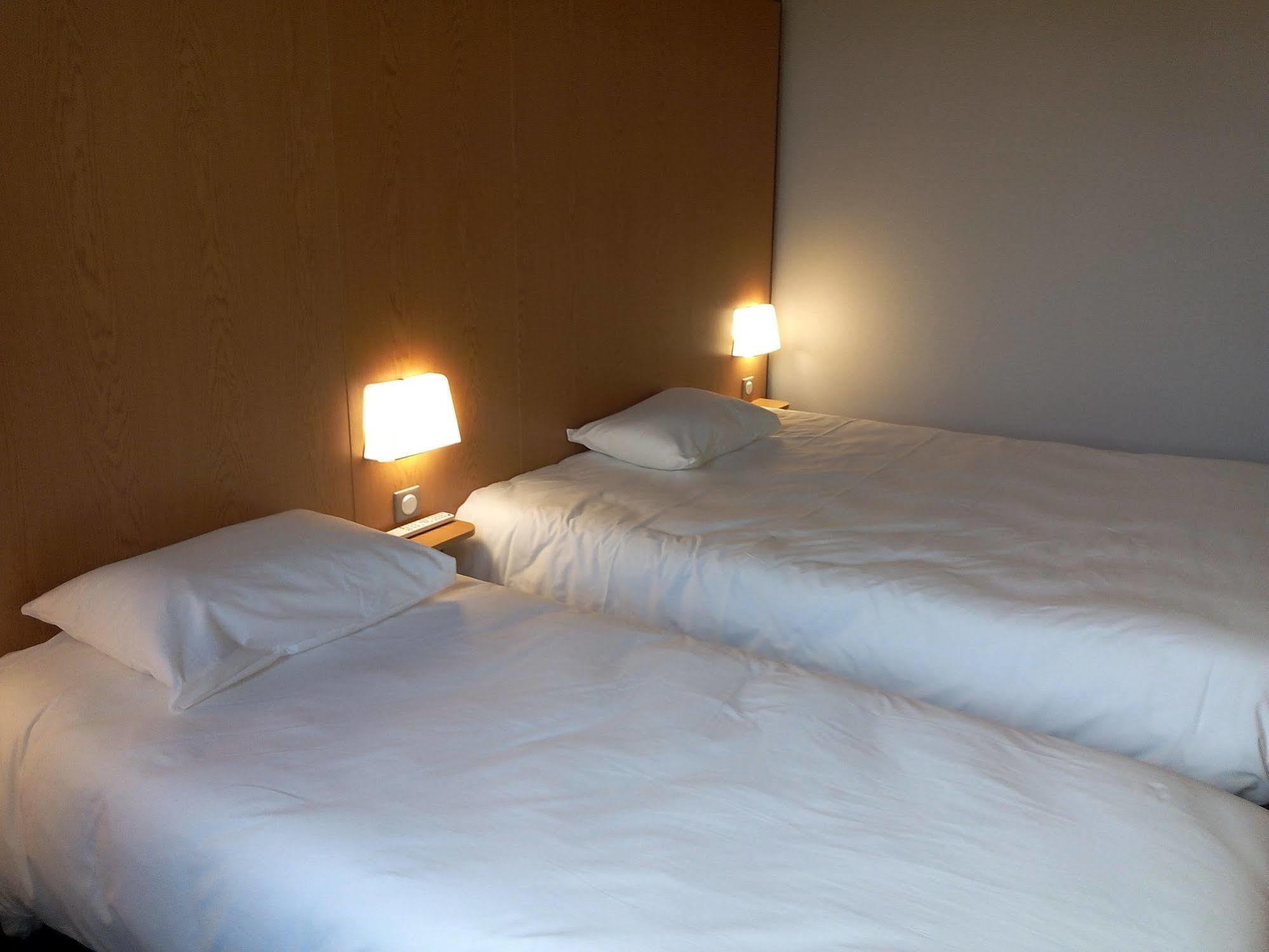 B&B Hotel Clermont-Ferrand Nord Riom Εξωτερικό φωτογραφία