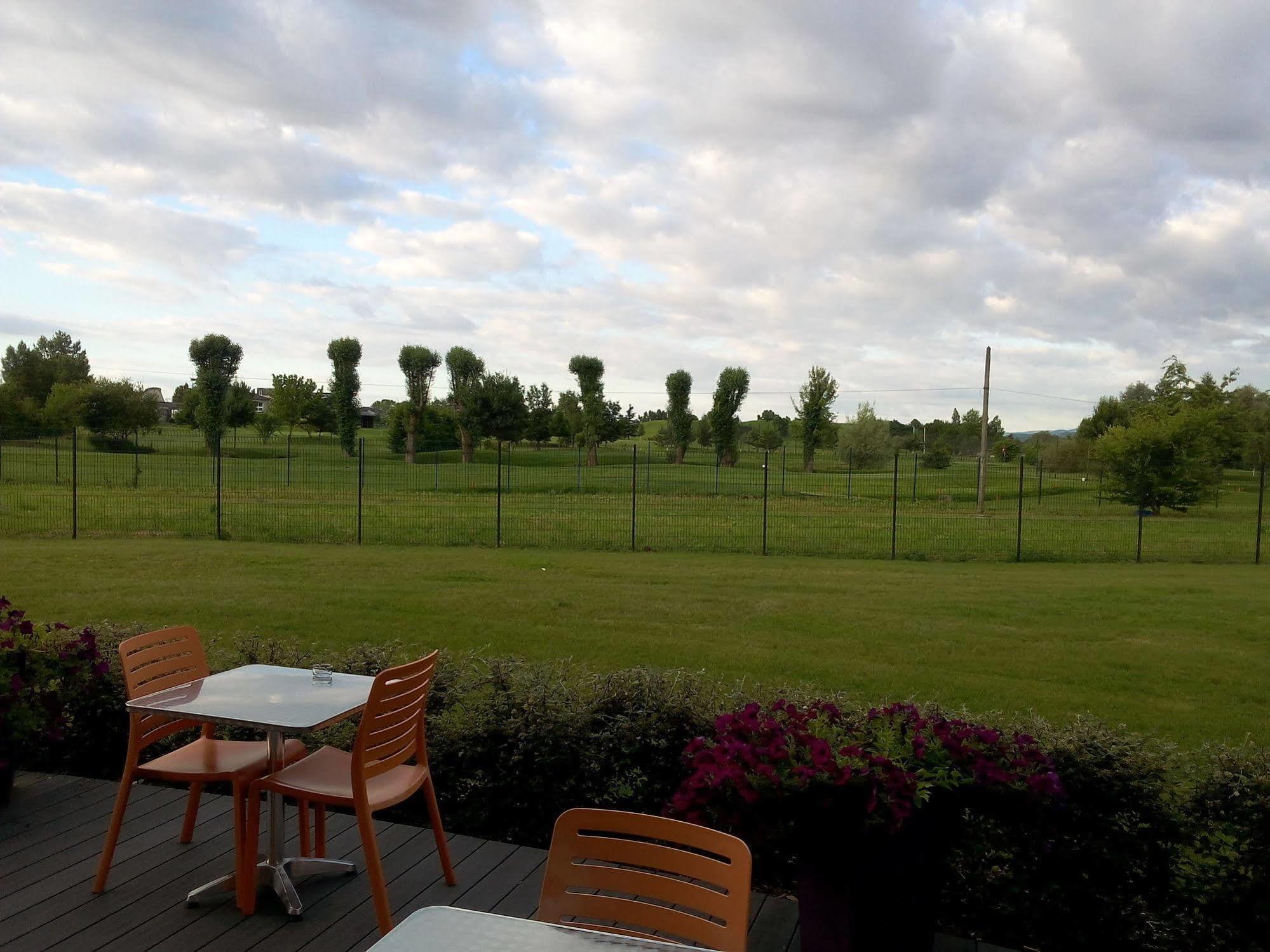 B&B Hotel Clermont-Ferrand Nord Riom Εξωτερικό φωτογραφία