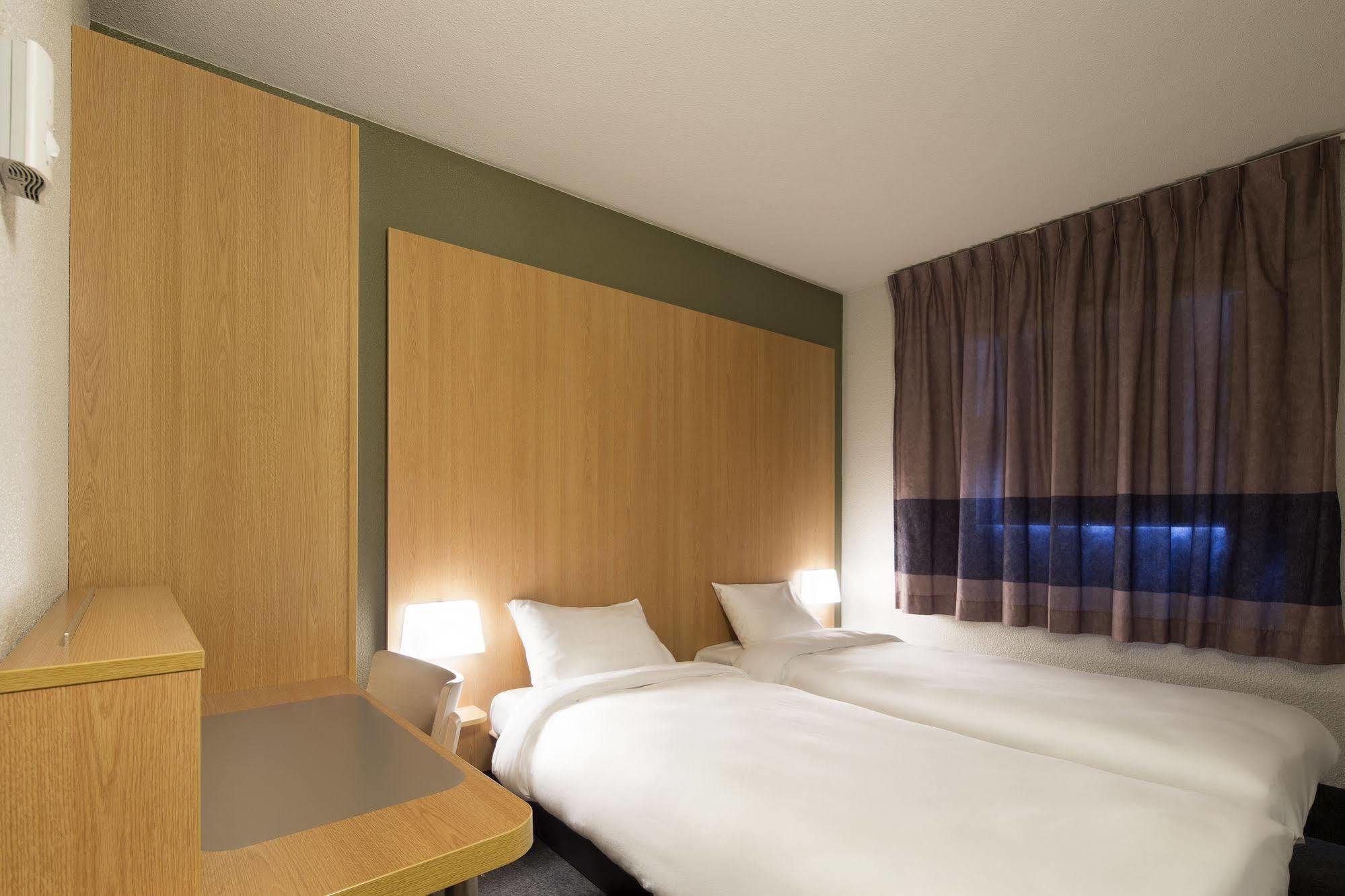 B&B Hotel Clermont-Ferrand Nord Riom Εξωτερικό φωτογραφία